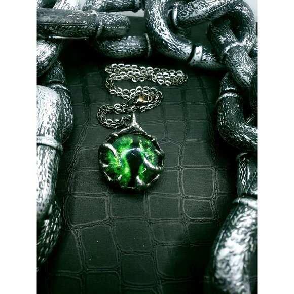 Green gothic dragon eye - Picture 2 of 12